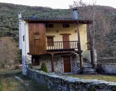 Casa Rural El Llao Y Los Fresnos – El Urogallo